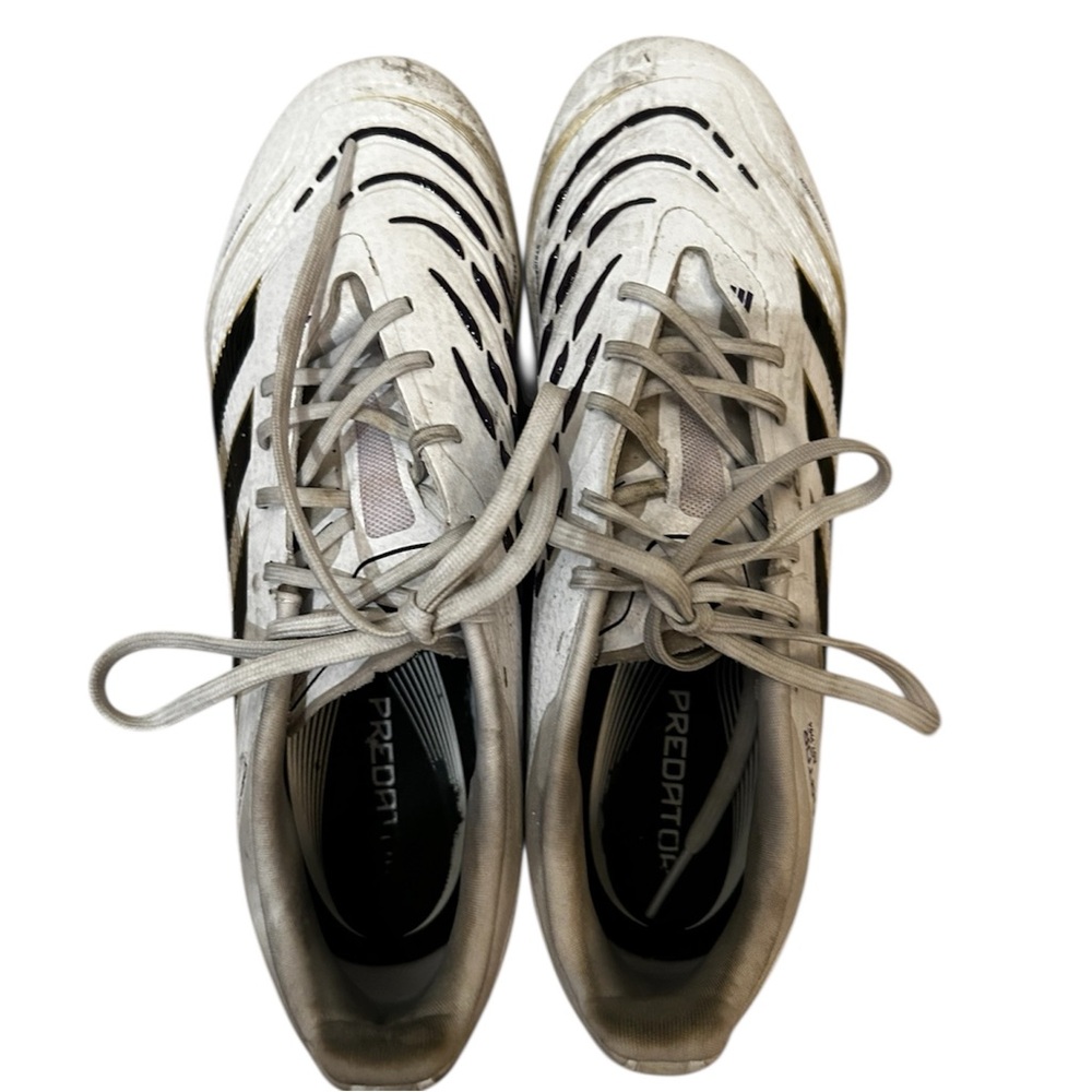 Adidas Predator White and Black Cleats. Boys/Girls Sz 5